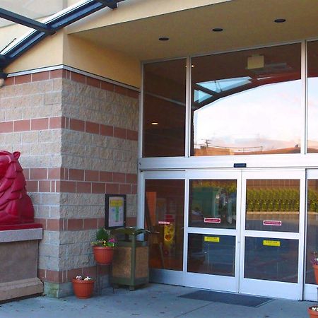 Red Lion Inn And Suites Victoria Saanich Zewnętrze zdjęcie