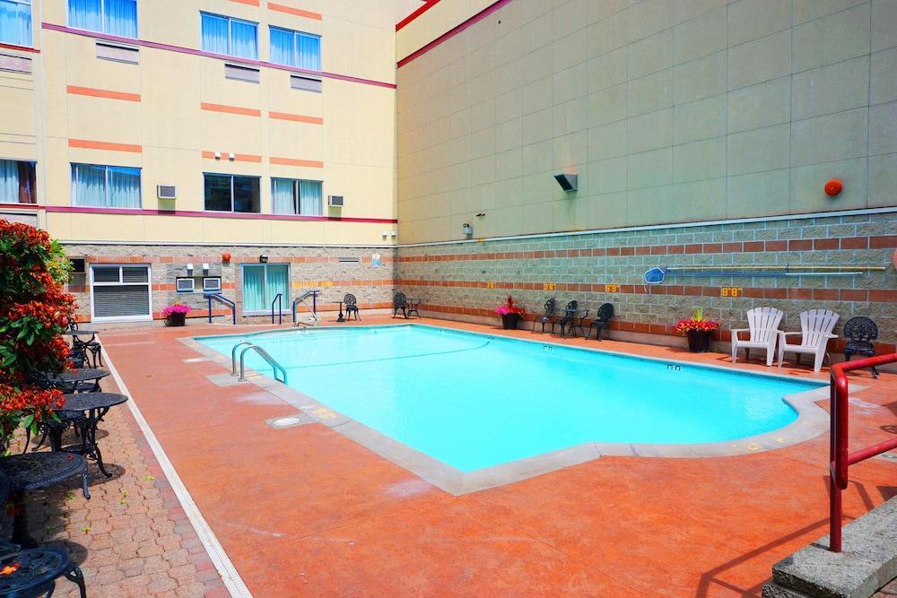 Red Lion Inn And Suites Victoria Saanich Zewnętrze zdjęcie