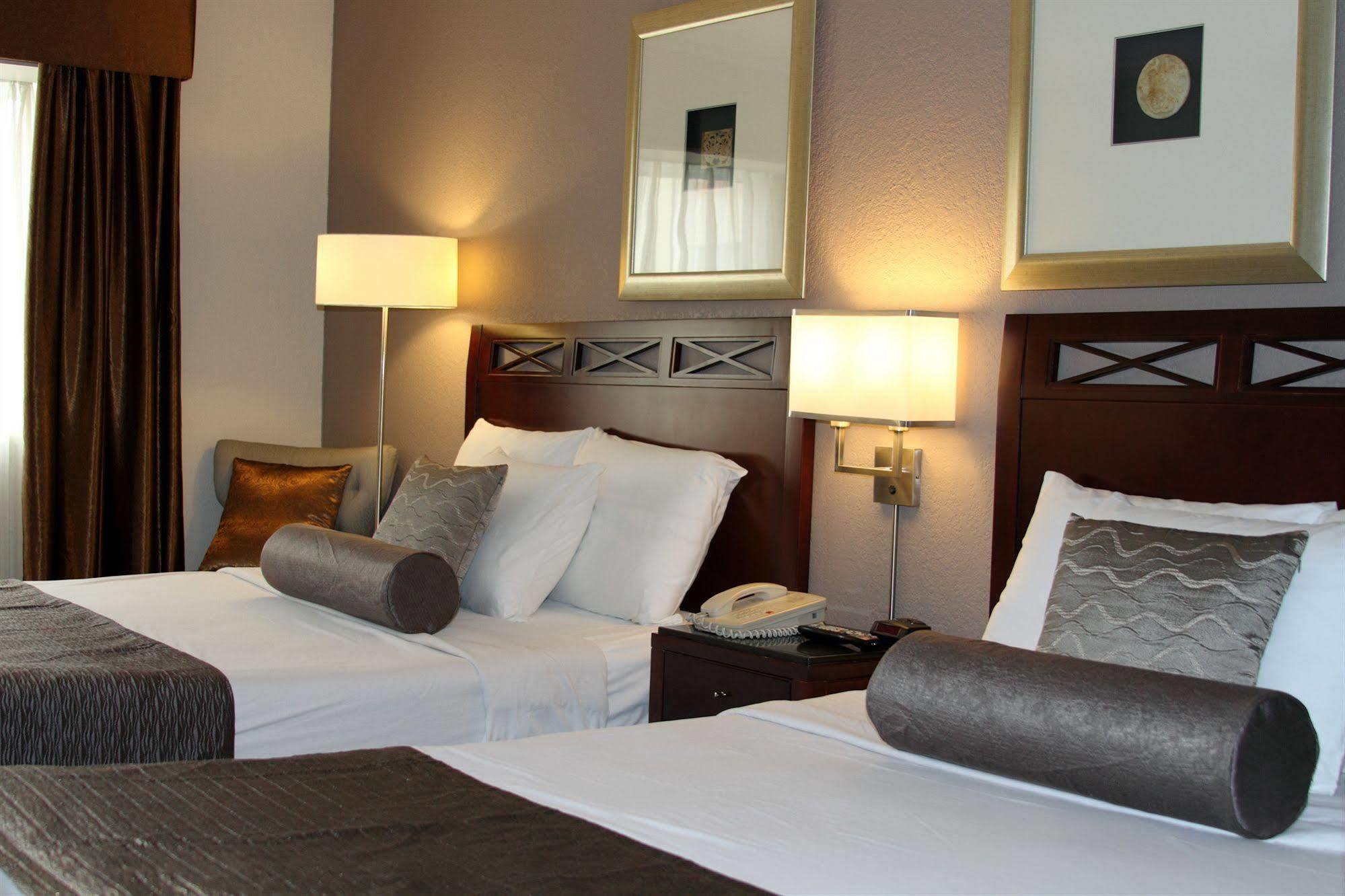 Red Lion Inn And Suites Victoria Saanich Zewnętrze zdjęcie